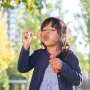 Children with a common genetic variant may have more inflammation in response to an asthma drug