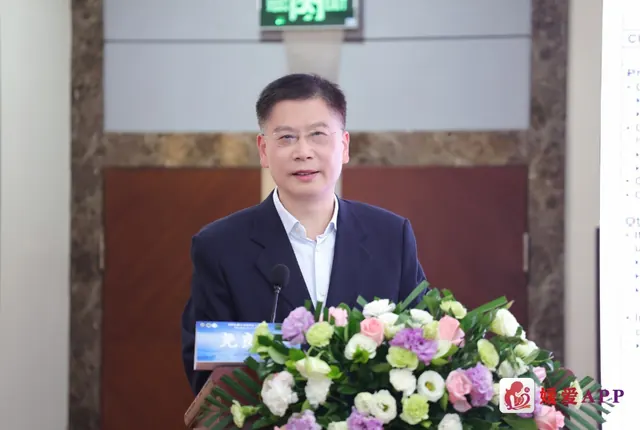 在攻克“妇癌之皇”的道路上不断探索——专访复旦大学附属妇产科医院尧良清教授