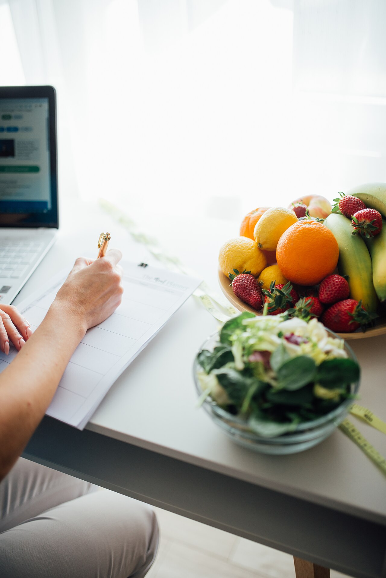 Diabetes-Friendly Meals: Breakfasts, Takeout Swaps, and Eating Out